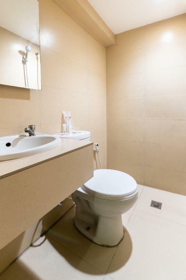 OYO 191 Paradise Apartelle Hotel Manila Esterno foto