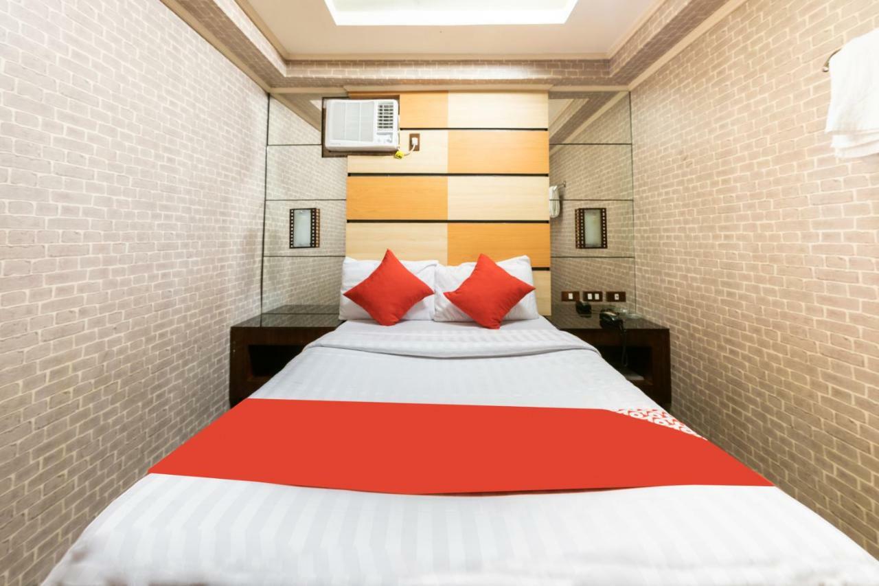 OYO 191 Paradise Apartelle Hotel Manila Esterno foto