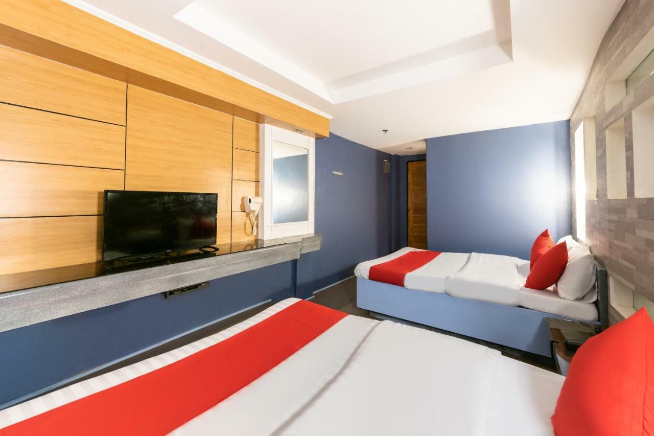 OYO 191 Paradise Apartelle Hotel Manila Esterno foto