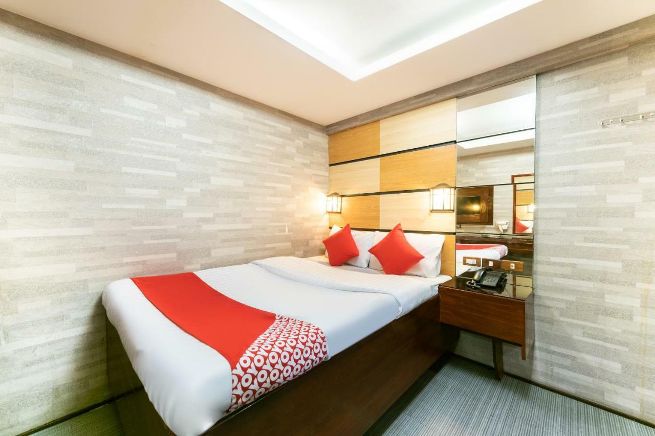 OYO 191 Paradise Apartelle Hotel Manila Esterno foto