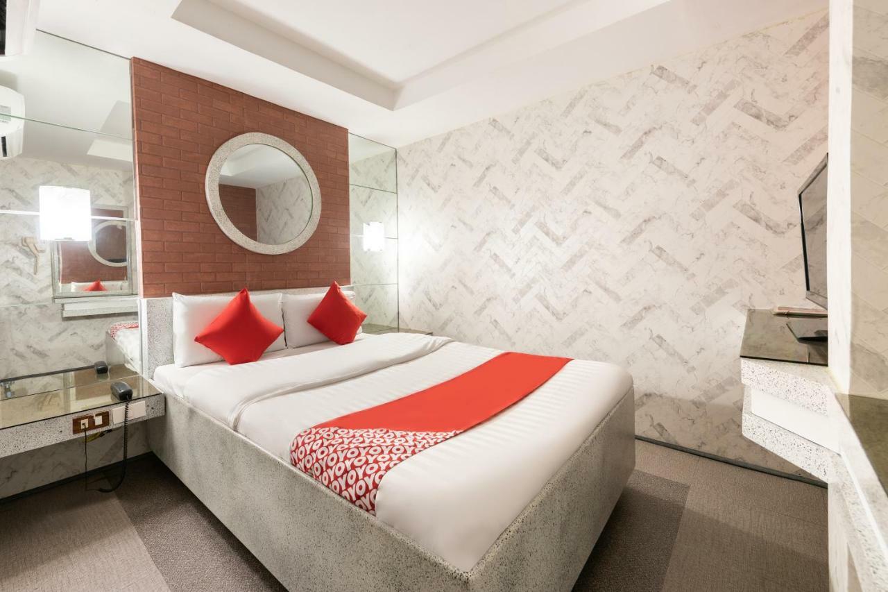 OYO 191 Paradise Apartelle Hotel Manila Esterno foto