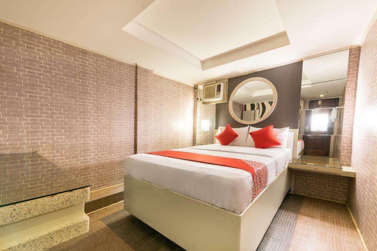 OYO 191 Paradise Apartelle Hotel Manila Esterno foto