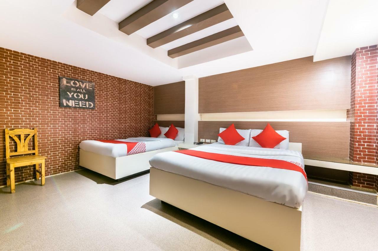 OYO 191 Paradise Apartelle Hotel Manila Esterno foto