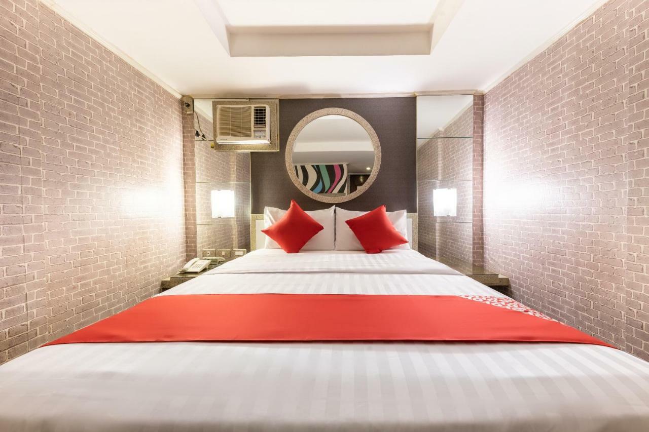 OYO 191 Paradise Apartelle Hotel Manila Esterno foto