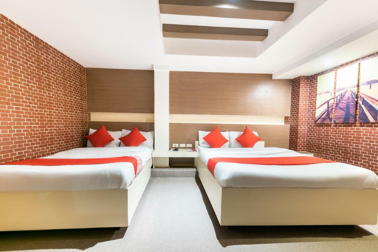 OYO 191 Paradise Apartelle Hotel Manila Esterno foto