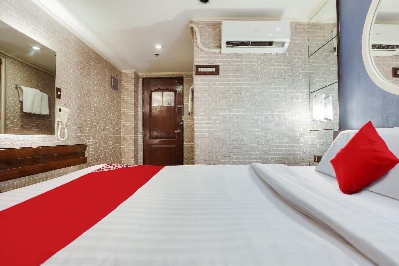 OYO 191 Paradise Apartelle Hotel Manila Esterno foto