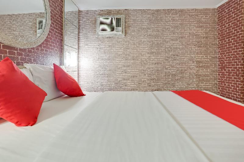 OYO 191 Paradise Apartelle Hotel Manila Esterno foto