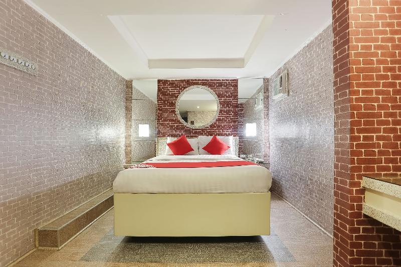 OYO 191 Paradise Apartelle Hotel Manila Esterno foto